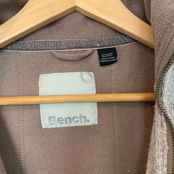 Bench Sweater - Picture 5 of 6